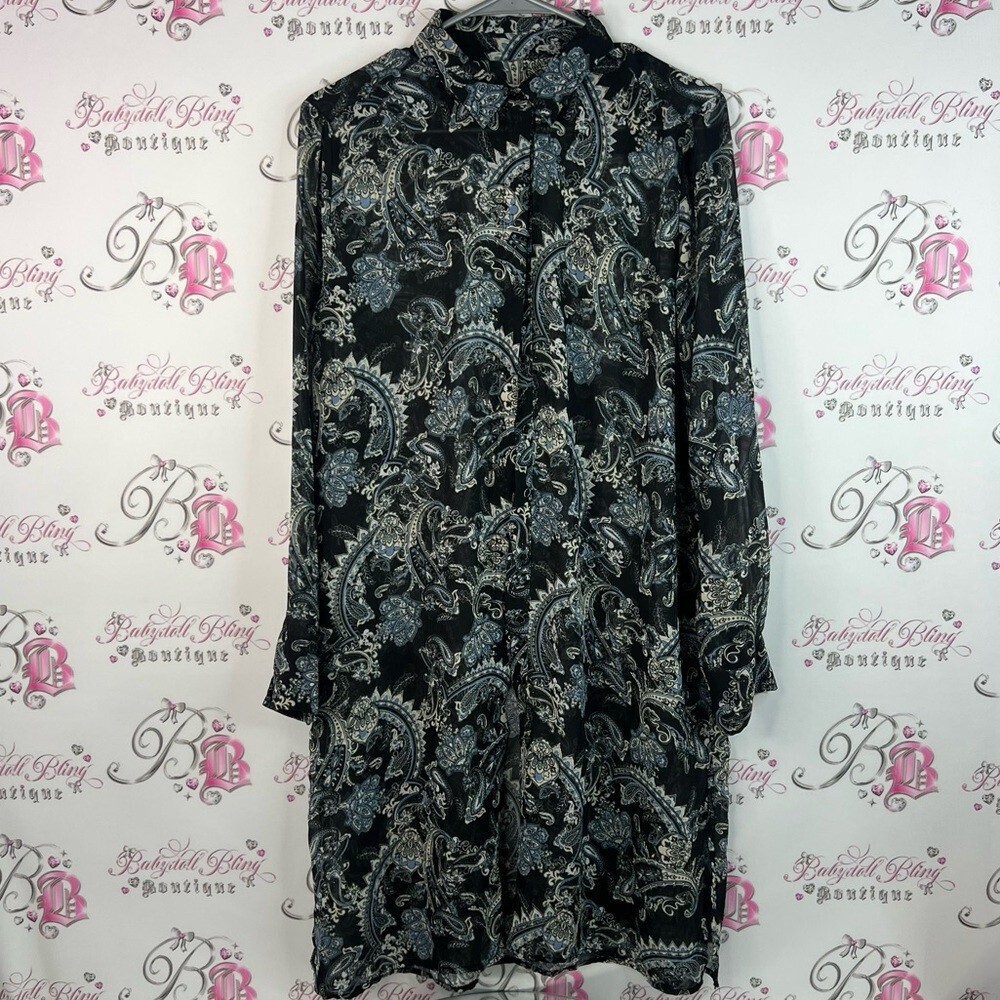 Simons dress long shirt style collared Black and Gray Paisley Button Down Shirt